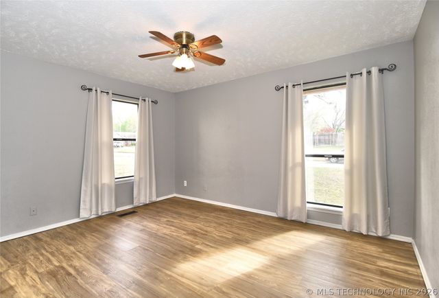 11712 S 98th East Avenue, Bixby, OK 74008