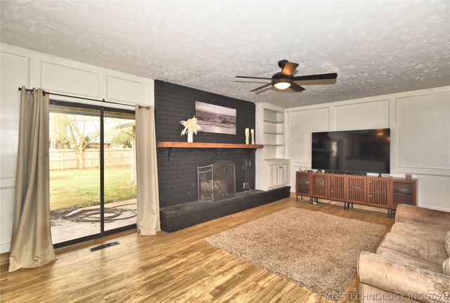 11712 S 98th East Avenue, Bixby, OK 74008