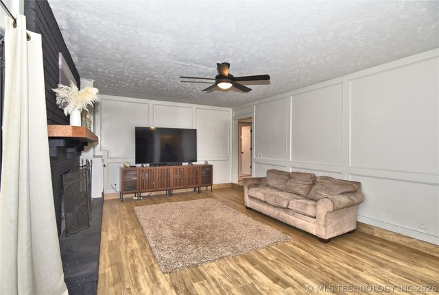 11712 S 98th East Avenue, Bixby, OK 74008