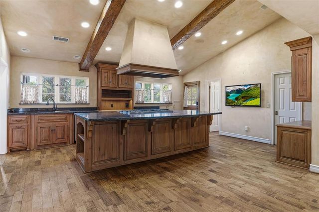 1603 Dorchester Drive, Nichols Hills, OK 73120