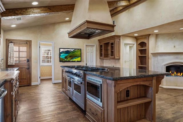1603 Dorchester Drive, Nichols Hills, OK 73120