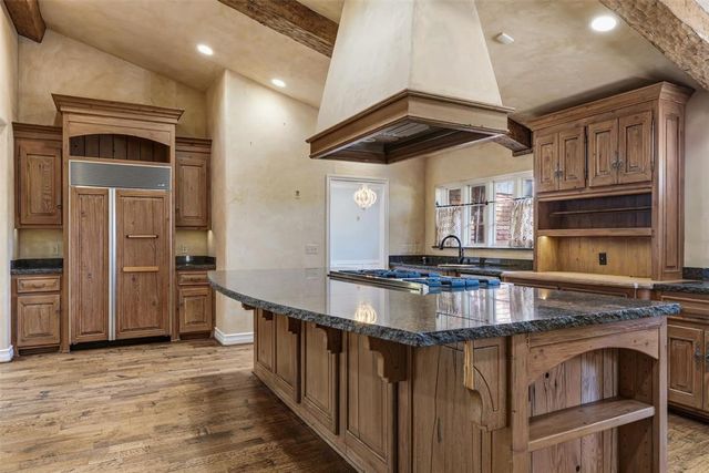 1603 Dorchester Drive, Nichols Hills, OK 73120