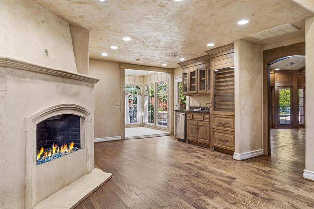 1603 Dorchester Drive, Nichols Hills, OK 73120