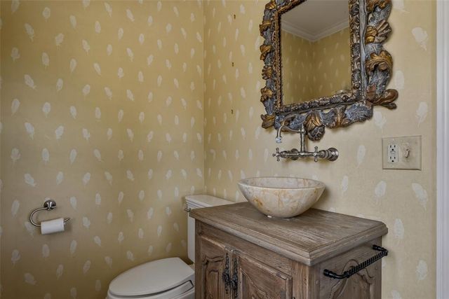 1603 Dorchester Drive, Nichols Hills, OK 73120