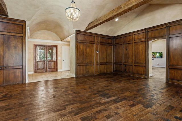 1603 Dorchester Drive, Nichols Hills, OK 73120