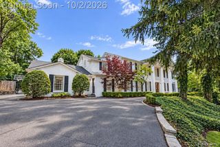 140 Linda Court, Bloomfield Hills, MI 48304
