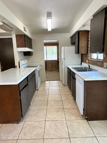 2650 W Calle Padilla, Tucson, AZ 85745