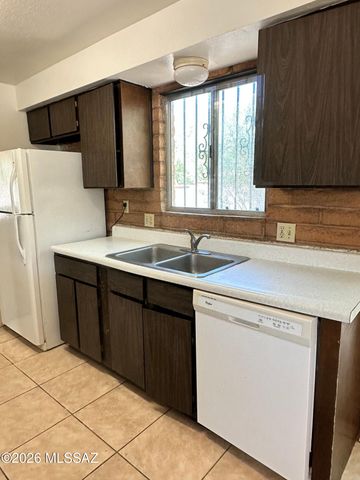 2650 W Calle Padilla, Tucson, AZ 85745