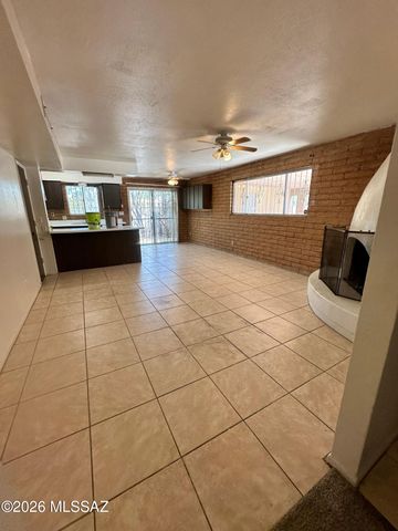 2650 W Calle Padilla, Tucson, AZ 85745