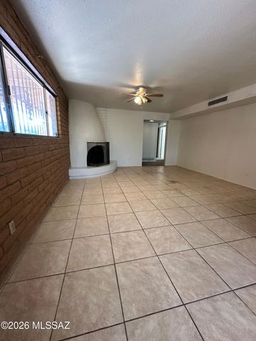2650 W Calle Padilla, Tucson, AZ 85745