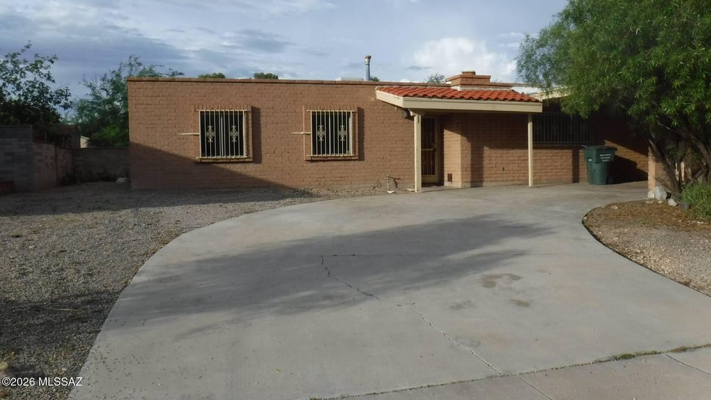 2650 W Calle Padilla, Tucson, AZ 85745