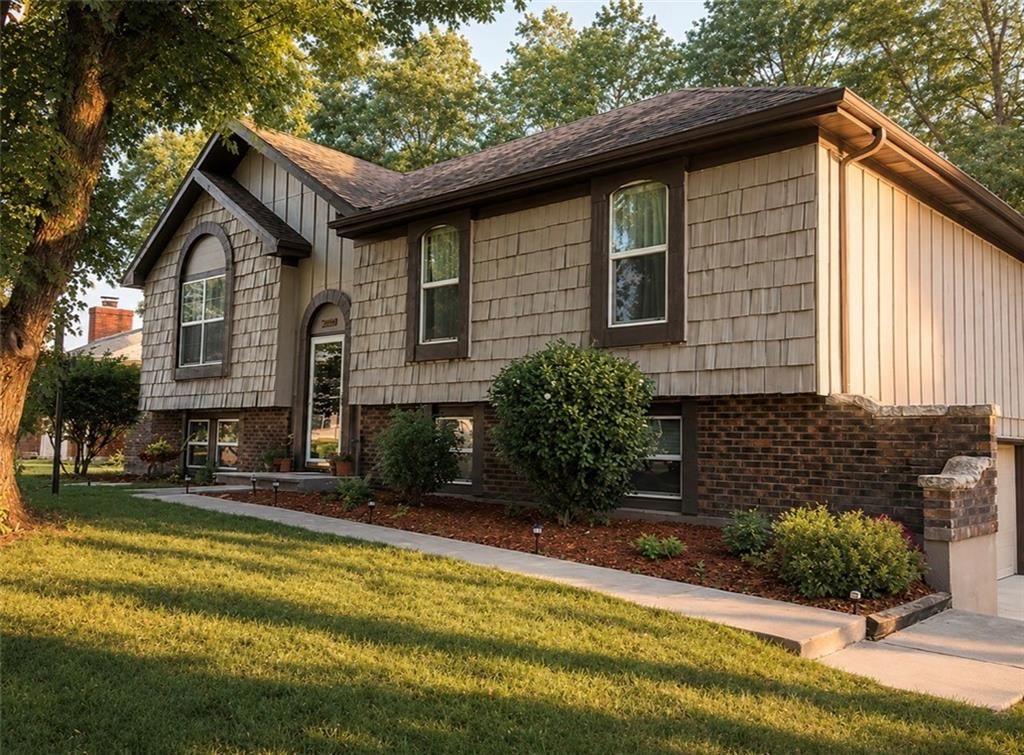 12311 W 54th Street, Shawnee, KS 66216