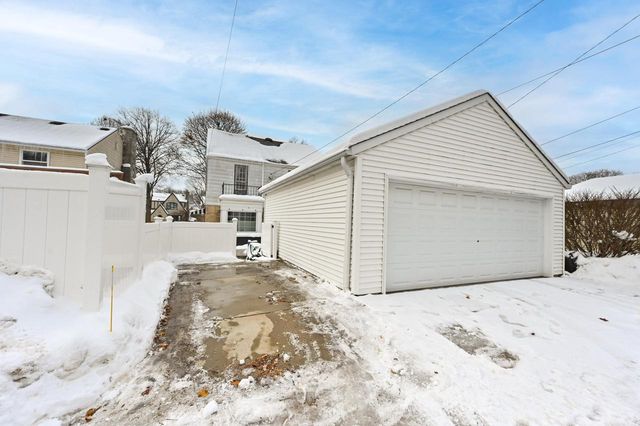 2740 N 73rd STREET, Wauwatosa, WI 53210