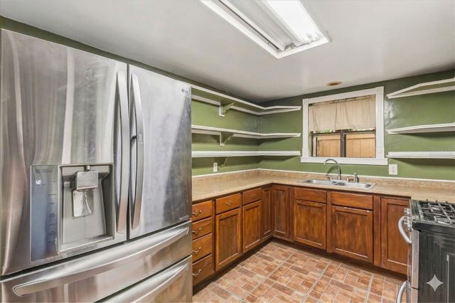 802 S PALMETTO AVENUE, Sanford, FL 32771