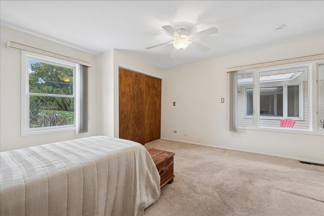 612 White Pine Road, Buffalo Grove, IL 60089