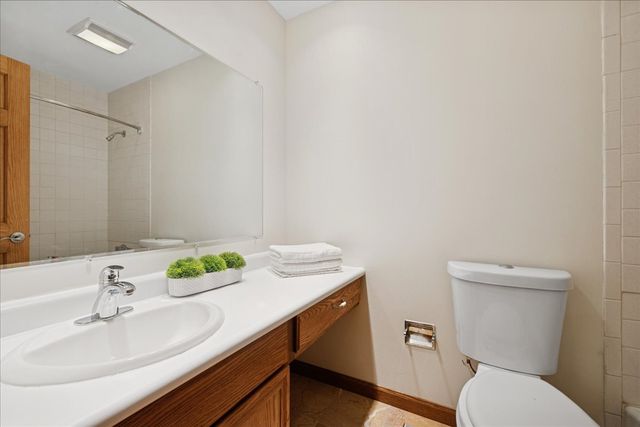 612 White Pine Road, Buffalo Grove, IL 60089