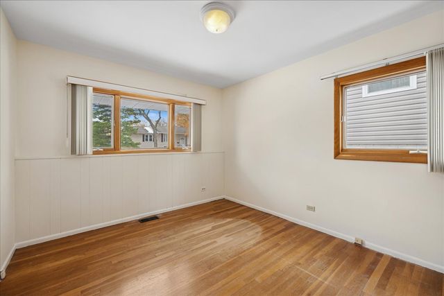 612 White Pine Road, Buffalo Grove, IL 60089