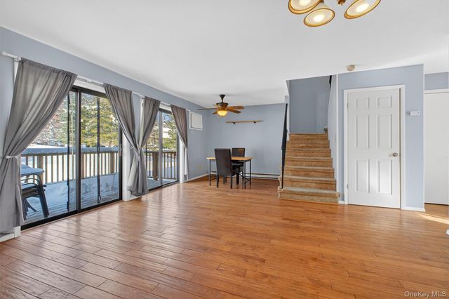 7308 Chelsea Cove N, Hopewell Junction, NY 12533