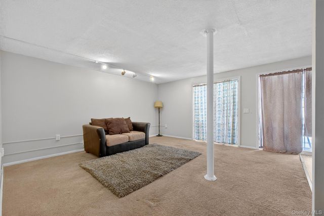 7308 Chelsea Cove N, Hopewell Junction, NY 12533