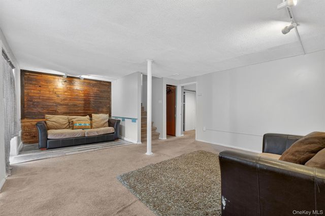 7308 Chelsea Cove N, Hopewell Junction, NY 12533