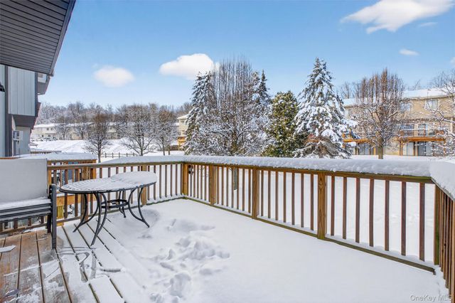 7308 Chelsea Cove N, Hopewell Junction, NY 12533