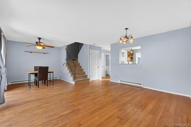 7308 Chelsea Cove N, Hopewell Junction, NY 12533