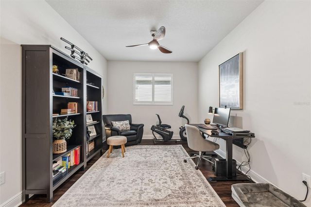 4910 LAKESHORE OAKS COURT, Tampa, FL 33624