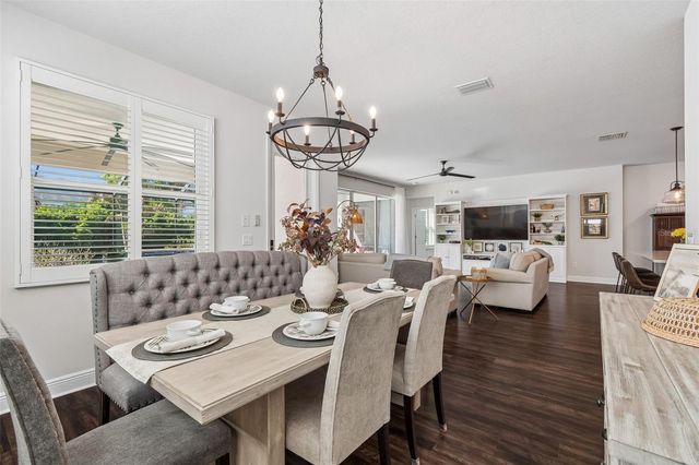 4910 LAKESHORE OAKS COURT, Tampa, FL 33624