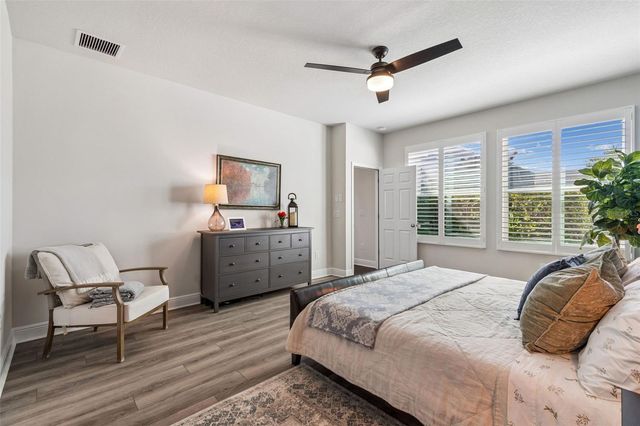 4910 LAKESHORE OAKS COURT, Tampa, FL 33624