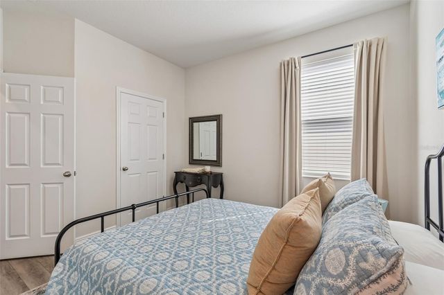 4910 LAKESHORE OAKS COURT, Tampa, FL 33624