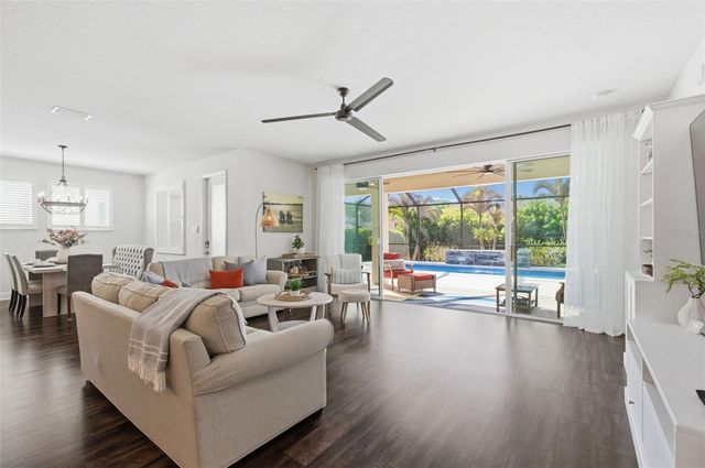 4910 LAKESHORE OAKS COURT, Tampa, FL 33624