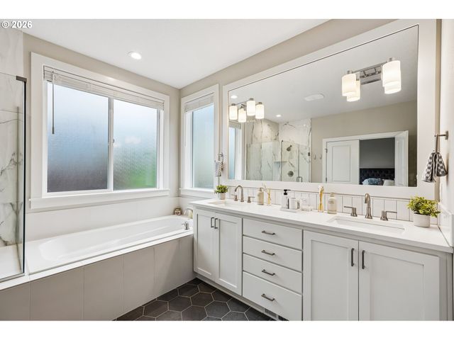 12029 Nw SCHALL St, Portland, OR 97229