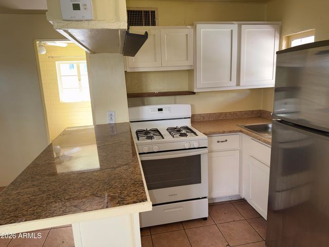 3014 N 38TH Street, Phoenix, AZ 85018