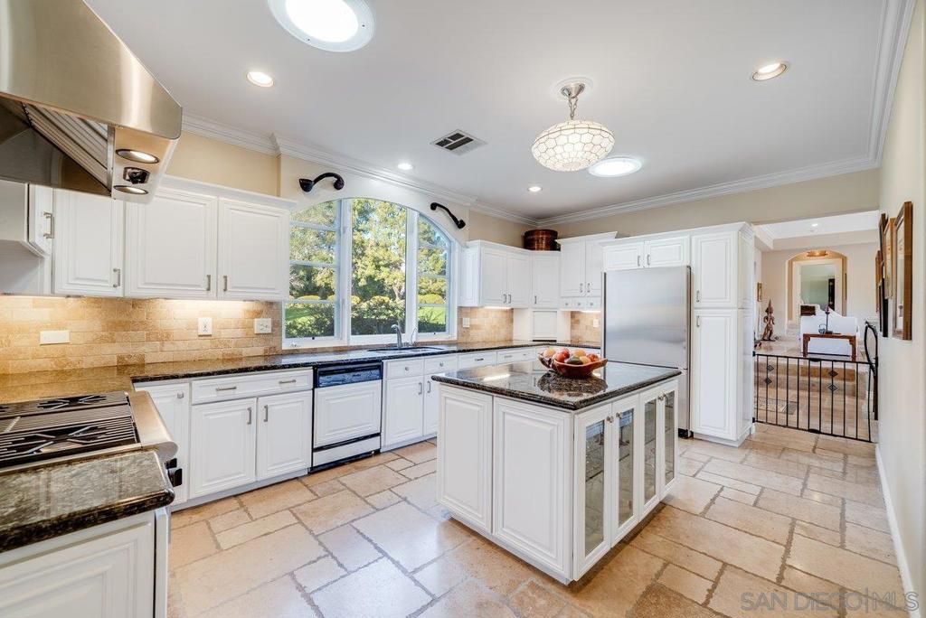 Image 22 of property listing at 1 Saddle Creek Rd, Fallbrook, CA 92028