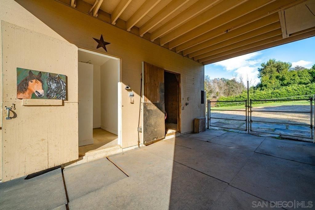 Image 54 of property listing at 1 Saddle Creek Rd, Fallbrook, CA 92028