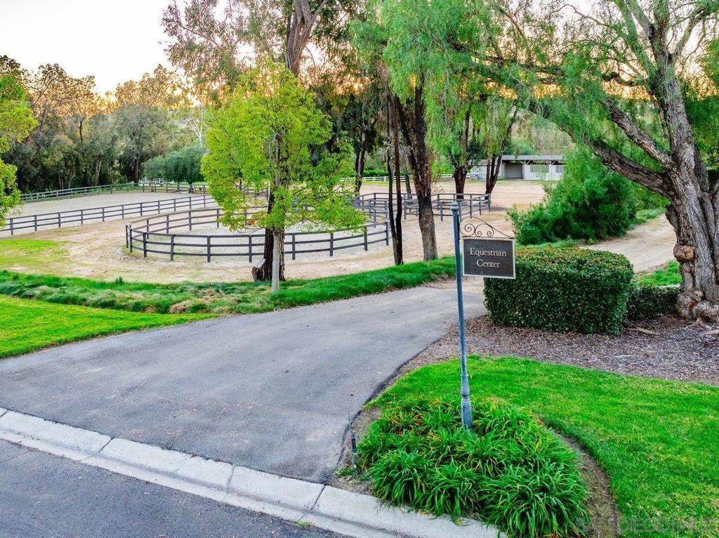 Image 70 of property listing at 1 Saddle Creek Rd, Fallbrook, CA 92028