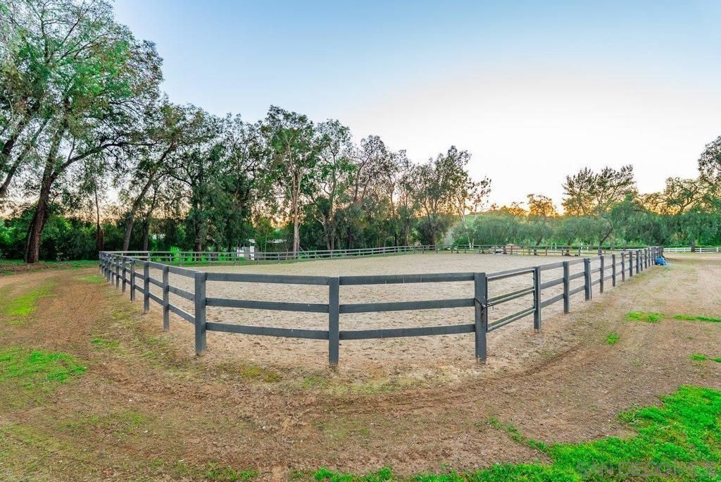 Image 72 of property listing at 1 Saddle Creek Rd, Fallbrook, CA 92028