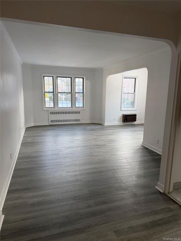 250 Central Avenue 119, Lawrence, NY 11559