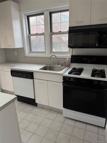 250 Central Avenue 119, Lawrence, NY 11559