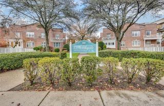 250 Central Avenue 119, Lawrence, NY 11559