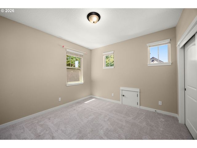 102 Ne 64TH Ter, Hillsboro, OR 97124