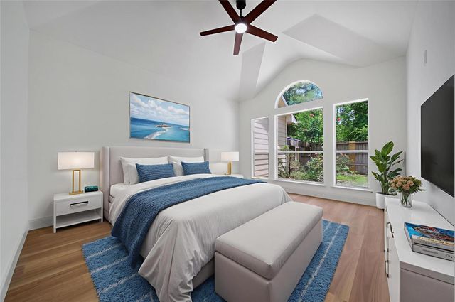 2 Wintergreen Trail, The Woodlands, TX 77382