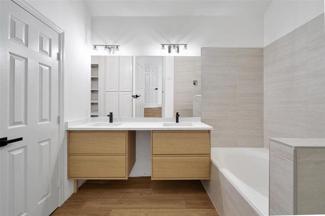 2 Wintergreen Trail, The Woodlands, TX 77382