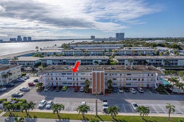 112 Doolen Court 302, North Palm Beach, FL 33408