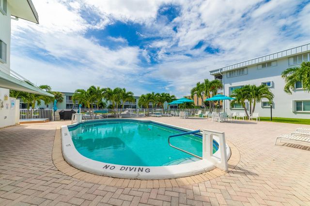 112 Doolen Court 302, North Palm Beach, FL 33408