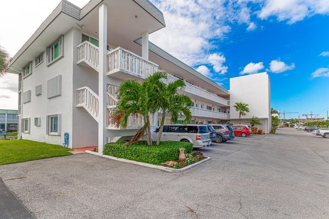 112 Doolen Court 302, North Palm Beach, FL 33408