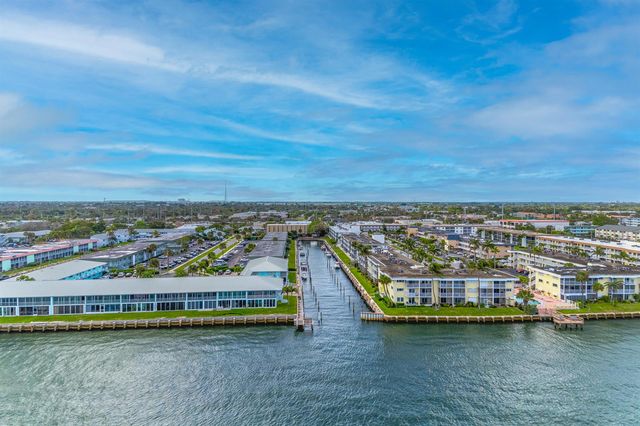 112 Doolen Court 302, North Palm Beach, FL 33408