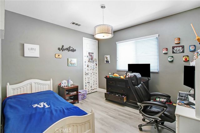 33921 Lake Breeze Drive, Yucaipa, CA 92399