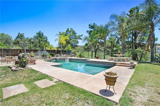 33921 Lake Breeze Drive, Yucaipa, CA 92399