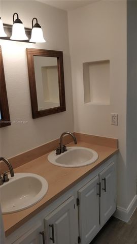 1975 NE 135th St 2H, North Miami, FL 33181